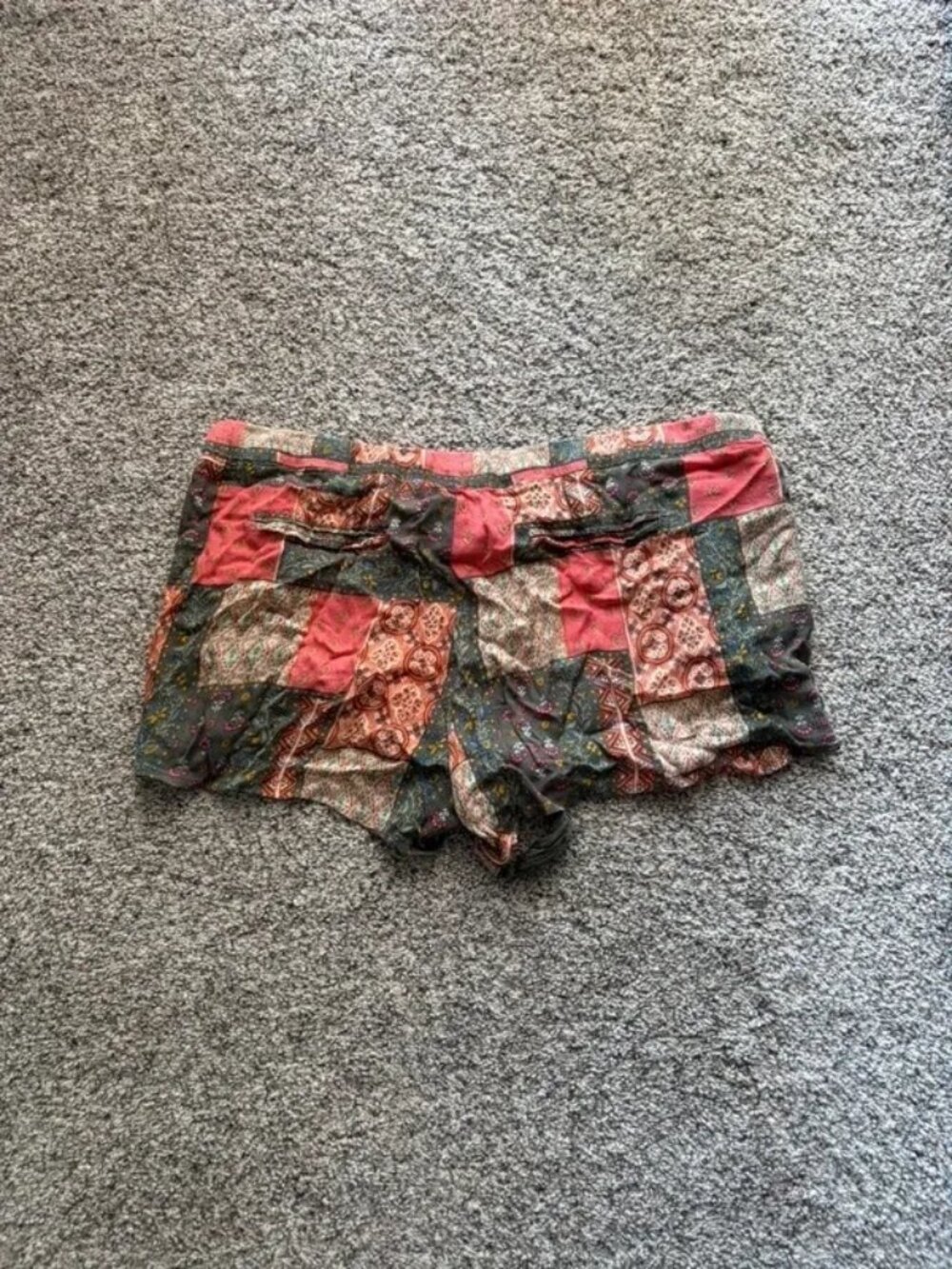 Shorts - Picture 3 of 3